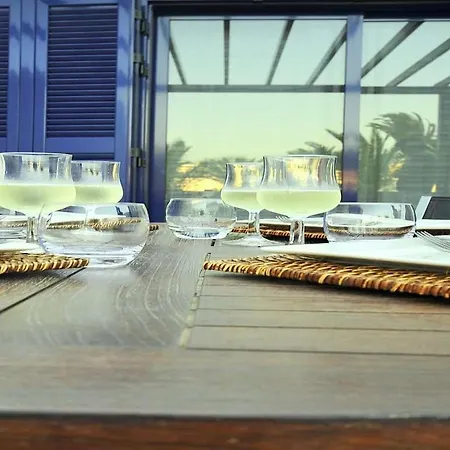 Playa Blanca Sleeps 6 Pool Wifi T691303 Willa *
